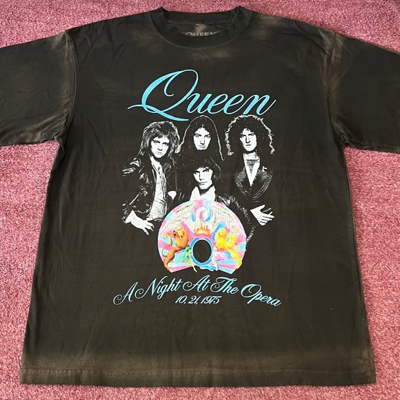 QUEEN A NIGHT AT THE OPERA COLOR TREATED PREMIUM THICK T SHIRT SIZE L - Picture 1 of 5
